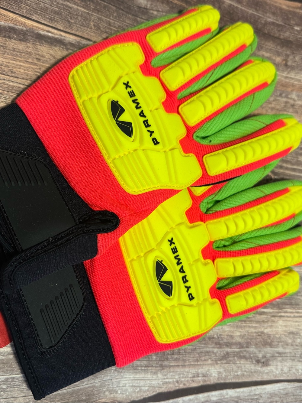 NEW Pyramex High-Visibility Safety Gloves Size L Item #PHK7884